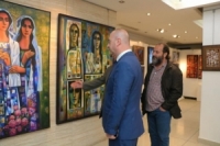 40 لوحة زيتية بطلتها الانثى في معرض للفن التشكيلي بدمشق