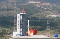 الصين تطلق قمراً صناعياً أرضياً لرصد الكربون في النظام البيئي