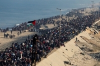 في يوم تاريخي.. عشرات آلاف النازحين الفلسطينيين يعودون إلى شمال قطاع غزة