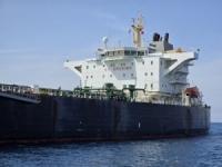 وصول باخرتين محملتين بالنفط الخام والبنزين لمصب الشركة السورية للنفط في بانياس