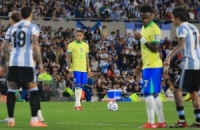 الأرجنتين تدك شباك البرازيل برباعية في تصفيات أمريكا الجنوبية وتحسم تأهلها