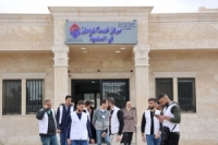 محافظ حماة يفتتح مركز خدمة المواطن في سلمية ويعقد لقاء خدمي موسّع مع أهالي المنطقة