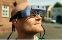 ابتكار نظارات تعمل بالذكاء الاصطناعي لمساعدة المكفوفين على الرؤية