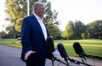 ترامب يدعو لطرد صحافية من 