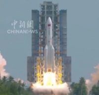 الصين تُطلق الدفعة الثامنة من أقمار الإنترنت منخفضة المدار