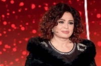 إلهام شاهين تتعرض لموقف محرج على السجادة الحمراء لمهرجان الجونة السينمائي