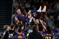 برشلونة يهزم ريال بيتيس بثلاثية وليفاندوفسكي يودع جماهير البرشا